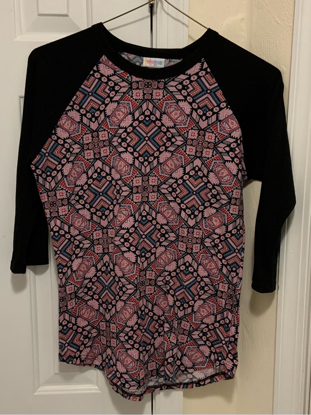 Women’s Patterned Raglan Top with Black Sleeves